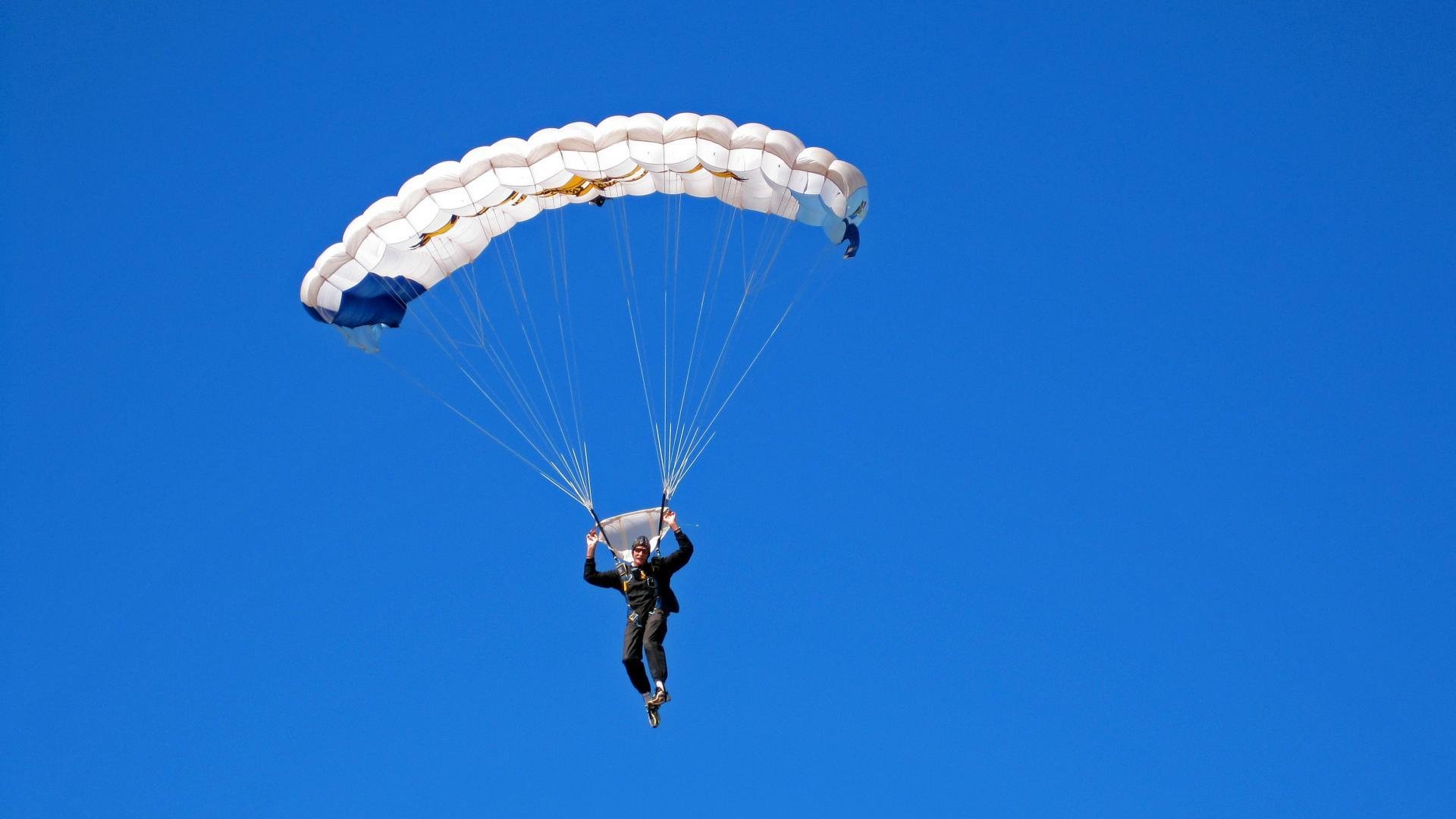 普拉提课程在青少年群体中推广,促进身心发展,青少年练普拉提